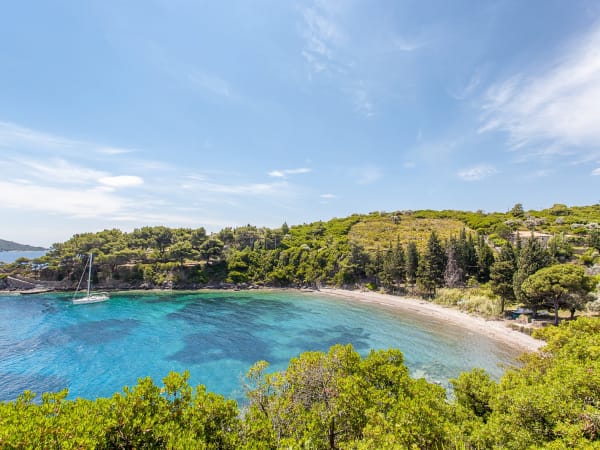The lovely beach below the house is only 10 minutes walk away.
